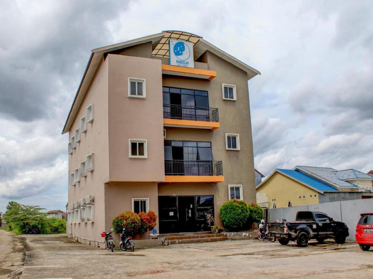 Oyo 90162 Remboelan Guest House Sungai Lutus Zewnętrze zdjęcie