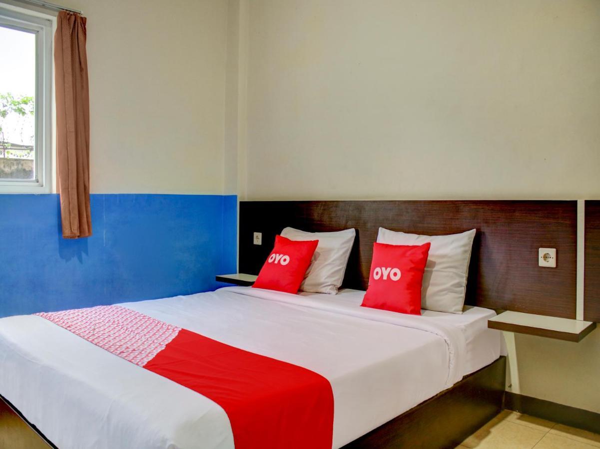 Oyo 90162 Remboelan Guest House Sungai Lutus Zewnętrze zdjęcie