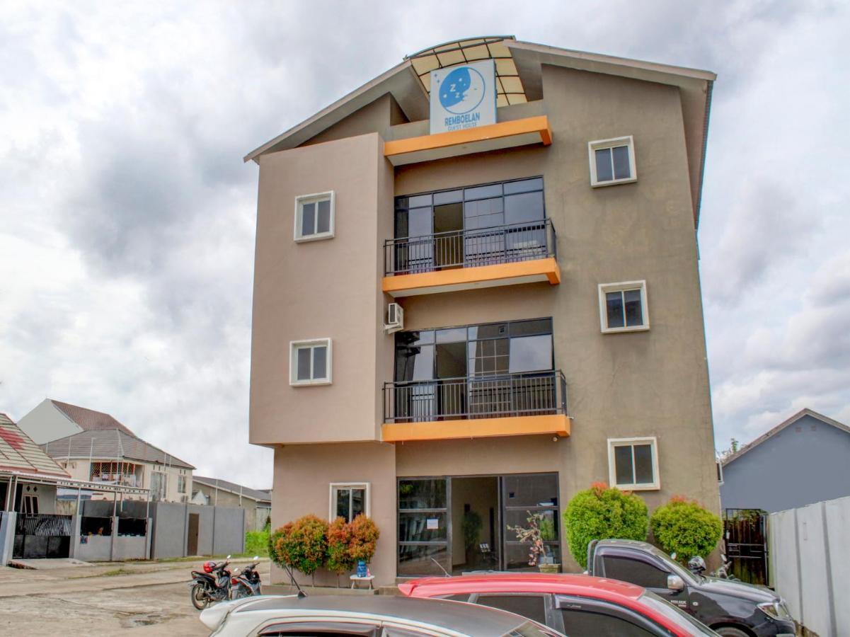 Oyo 90162 Remboelan Guest House Sungai Lutus Zewnętrze zdjęcie